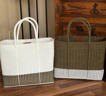 Load image into Gallery viewer, NEW Large White Copper Beach Bag With White Handles.
